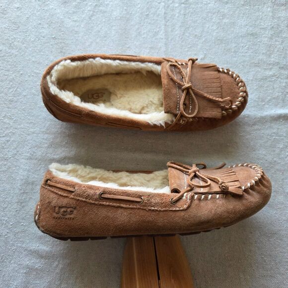 UGG Mocassin Shoes Womens 8 US Mandie Kiltie Chestnut Suede Shearling Slipper - Picture 1 of 11